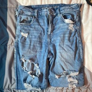 American eagle size 8 distressed jeans